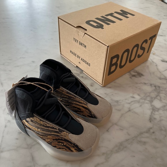 Yeezy Infants Kids QNTM Boost 6.5US New With Tags 23EU Basketball Sneakers - Picture 2 of 9